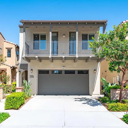 Comfort & Style Home Near The Airport